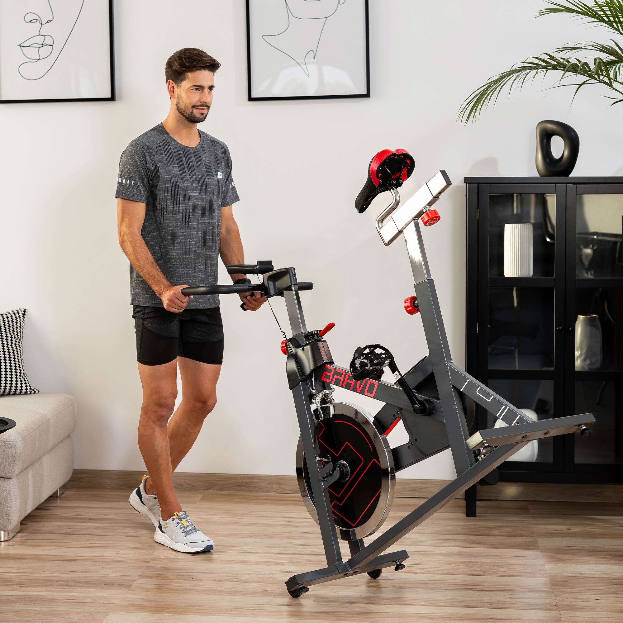 Praktische transportwielen bij Indoor Bike HS-045ic Bravo
