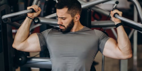 Triceps oefeningen dumbbells. Zo doe je triceps oefeningen met dumbbells thuis