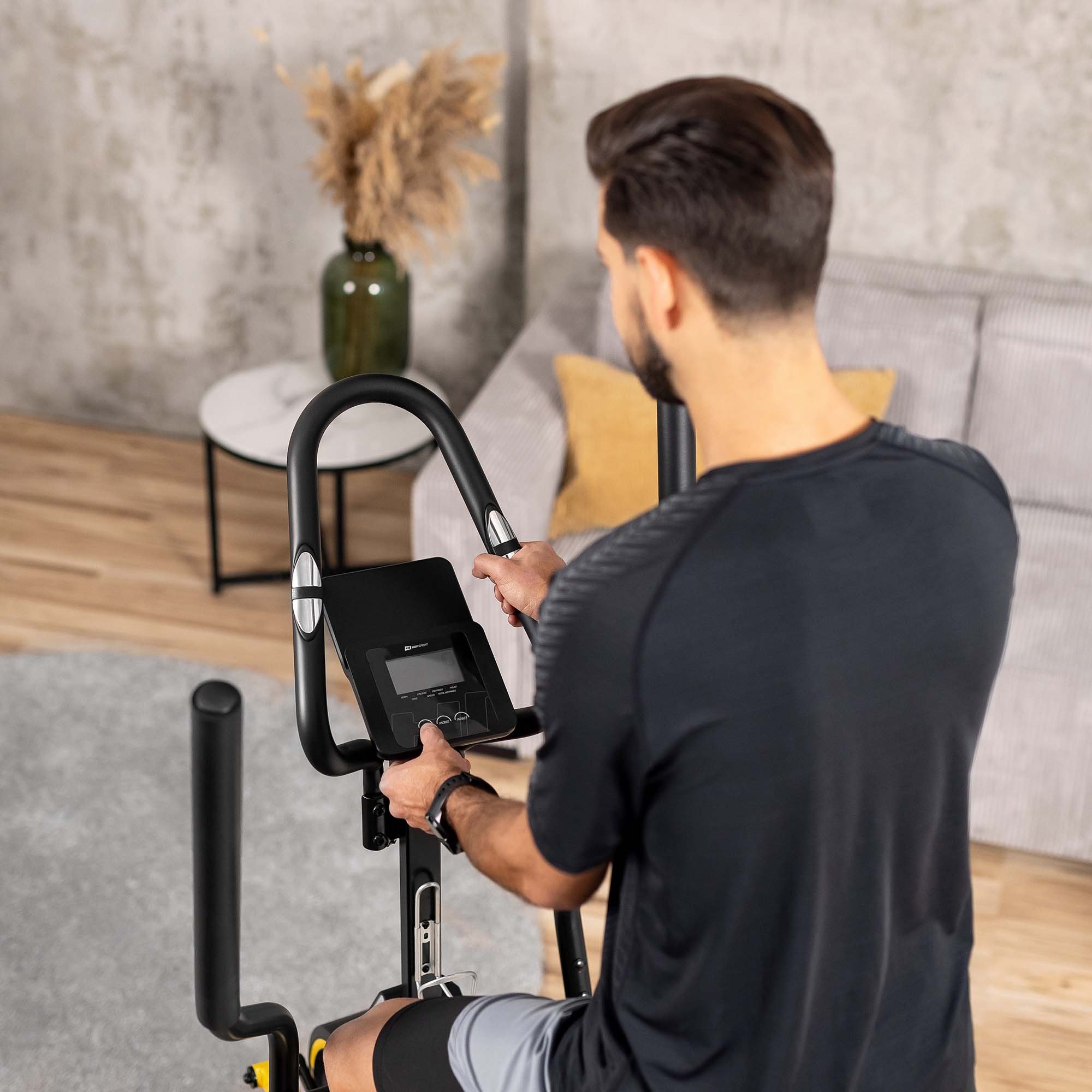 Trainingscomputer met de trainingsparameters en tablethouder